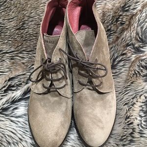 Frau Sabbia Softy Italian Suede Leather Platform Booties Dark Tan *Size EU39*